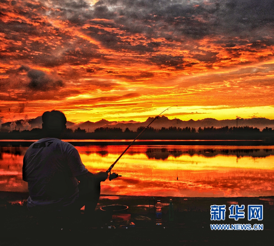 河南濟源:風起云層動 雨歇晚霞明 河南濟源:風起云層動 雨歇晚霞明