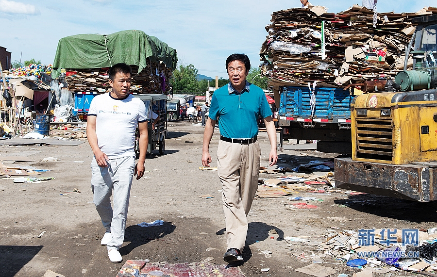 苗振水:讓流動的黨旗分外紅 苗振水:讓流動的黨旗分外紅
