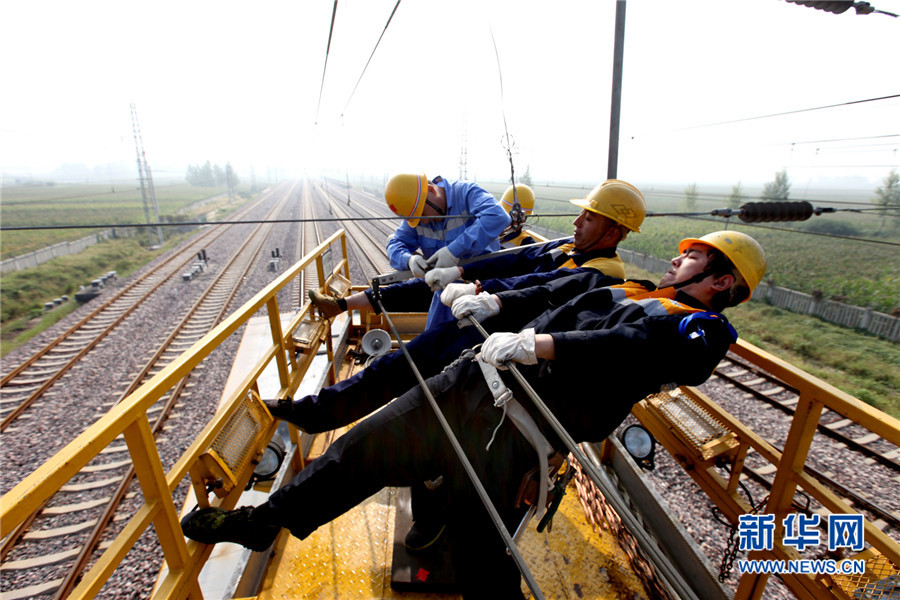 瓦日鐵路開展首次接觸網“集中修” 瓦日鐵路開展首次接觸網“集中修”
