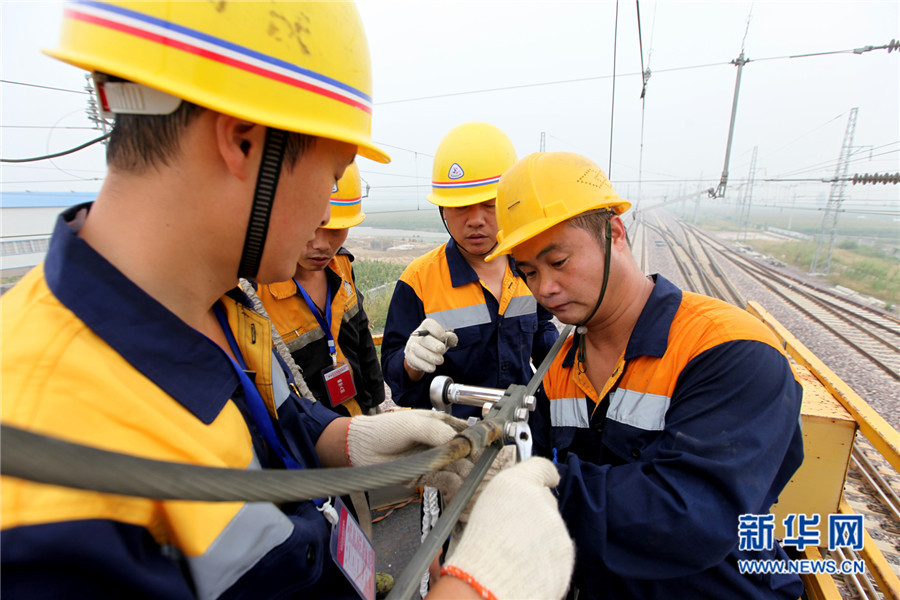 瓦日鐵路開展首次接觸網“集中修” 瓦日鐵路開展首次接觸網“集中修”
