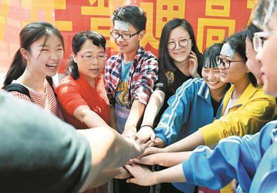 湖北36.2萬(wàn)考生考全國(guó)卷 語(yǔ)文閱讀難數(shù)學(xué)計(jì)算量大