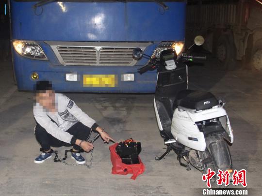 云南:男子千里郵寄電動車原是車底藏毒